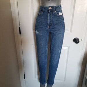 Stradivarius Mom Slim Fit Jeans (00)
